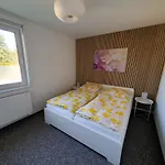 Geraeumige, Moderne Mit Pkw- Und Fahrradstellplatz - Nordland 公寓