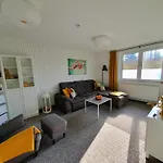 Geraeumige, Moderne Mit Pkw- Und Fahrradstellplatz - Nordland 公寓 什未林