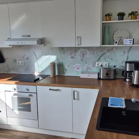 Apartmán Geraeumige, Moderne Mit Pkw- Und Fahrradstellplatz - Nordland Schwerin (Mecklenburg-Vorpommern)
