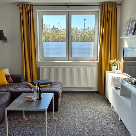 Apartmán Geraeumige, Moderne Mit Pkw- Und Fahrradstellplatz - Nordland