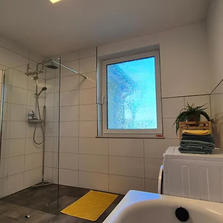 Geraeumige, Moderne Mit Pkw- Und Fahrradstellplatz - Nordland *